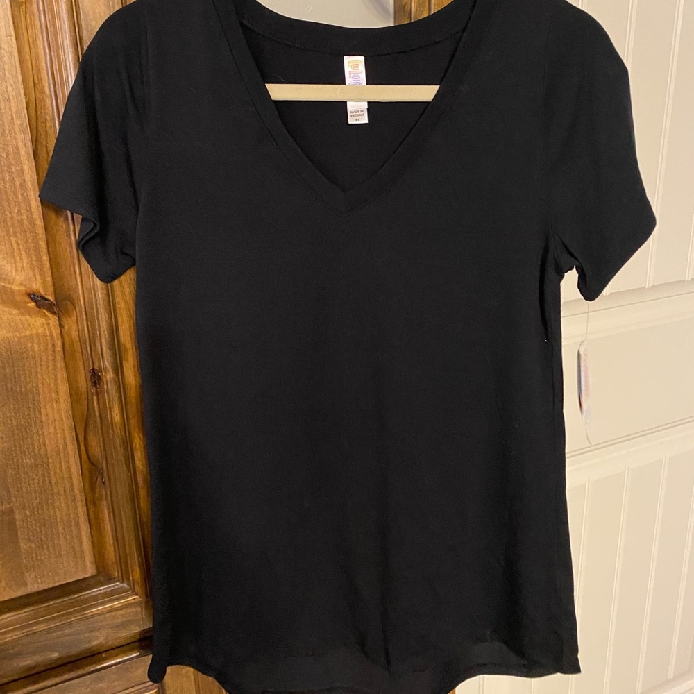 Lularoe Christy v-neck tee - new with tags
